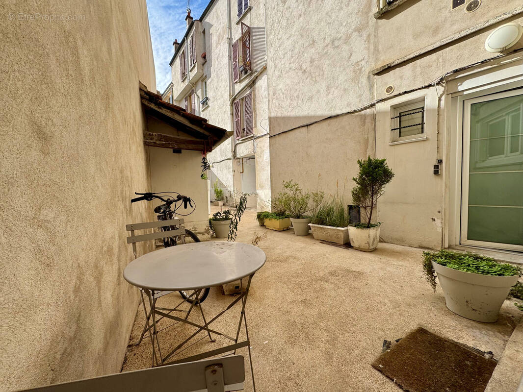 Appartement à LE PERREUX-SUR-MARNE