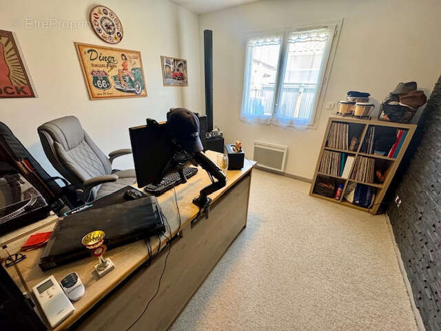 Maison à ESPONDEILHAN