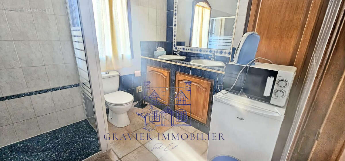 Maison à SAINT-CYR-SUR-MER