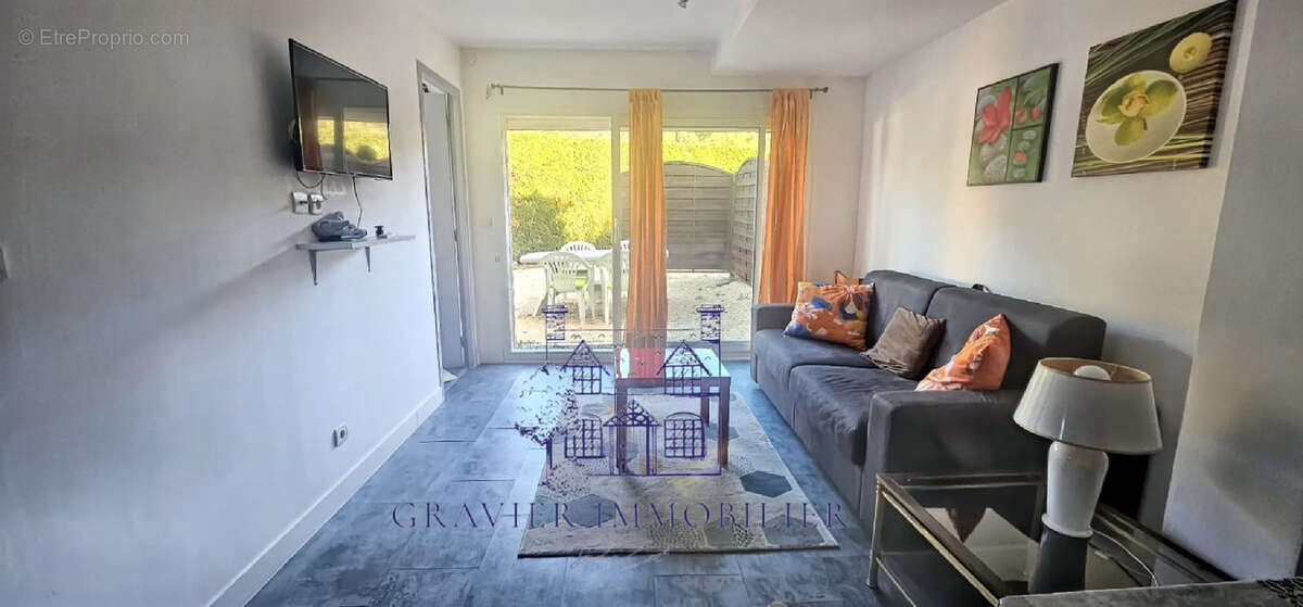 Maison à SAINT-CYR-SUR-MER