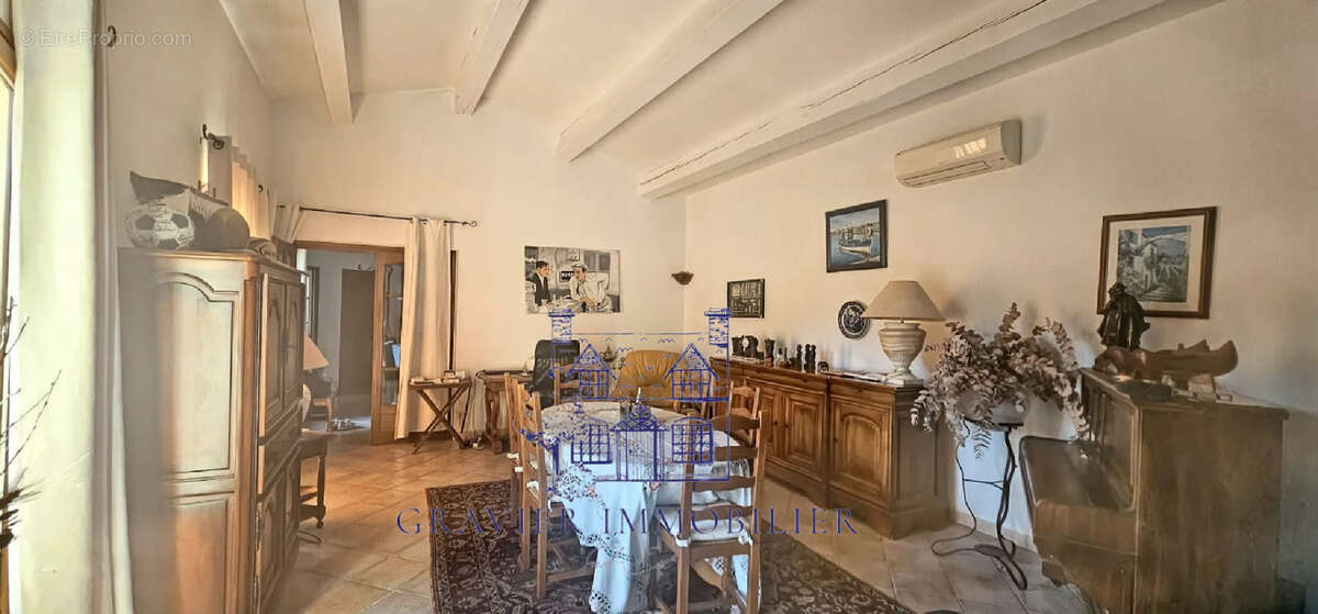 Maison à SAINT-CYR-SUR-MER