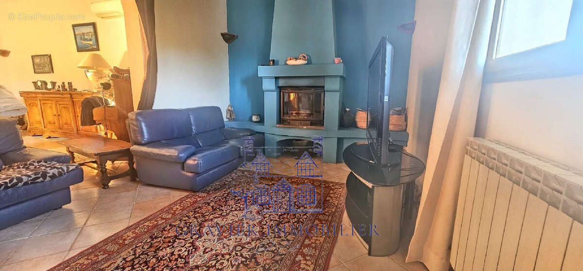 Maison à SAINT-CYR-SUR-MER