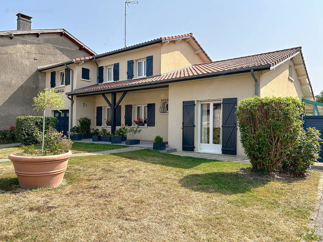 Maison à LONGCHAMPS-SUR-AIRE