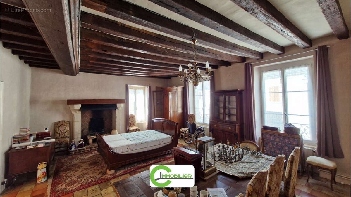 Maison à MONTMIRAIL