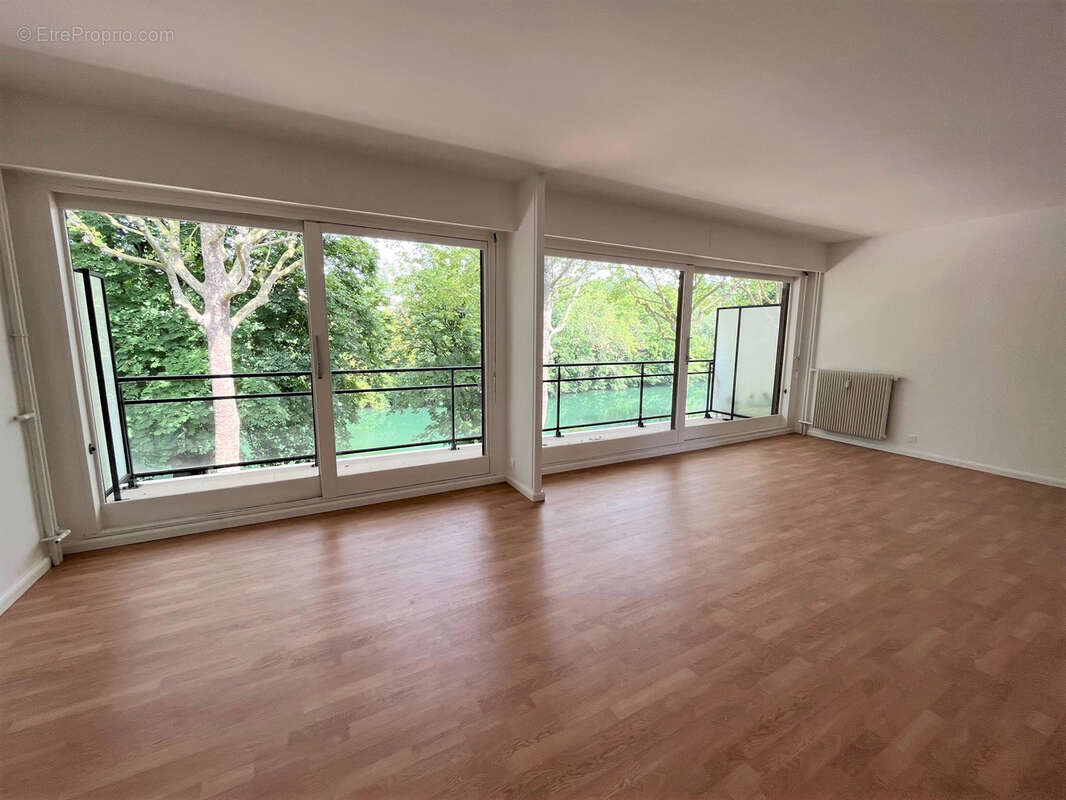 Appartement à SAINT-MAUR-DES-FOSSES