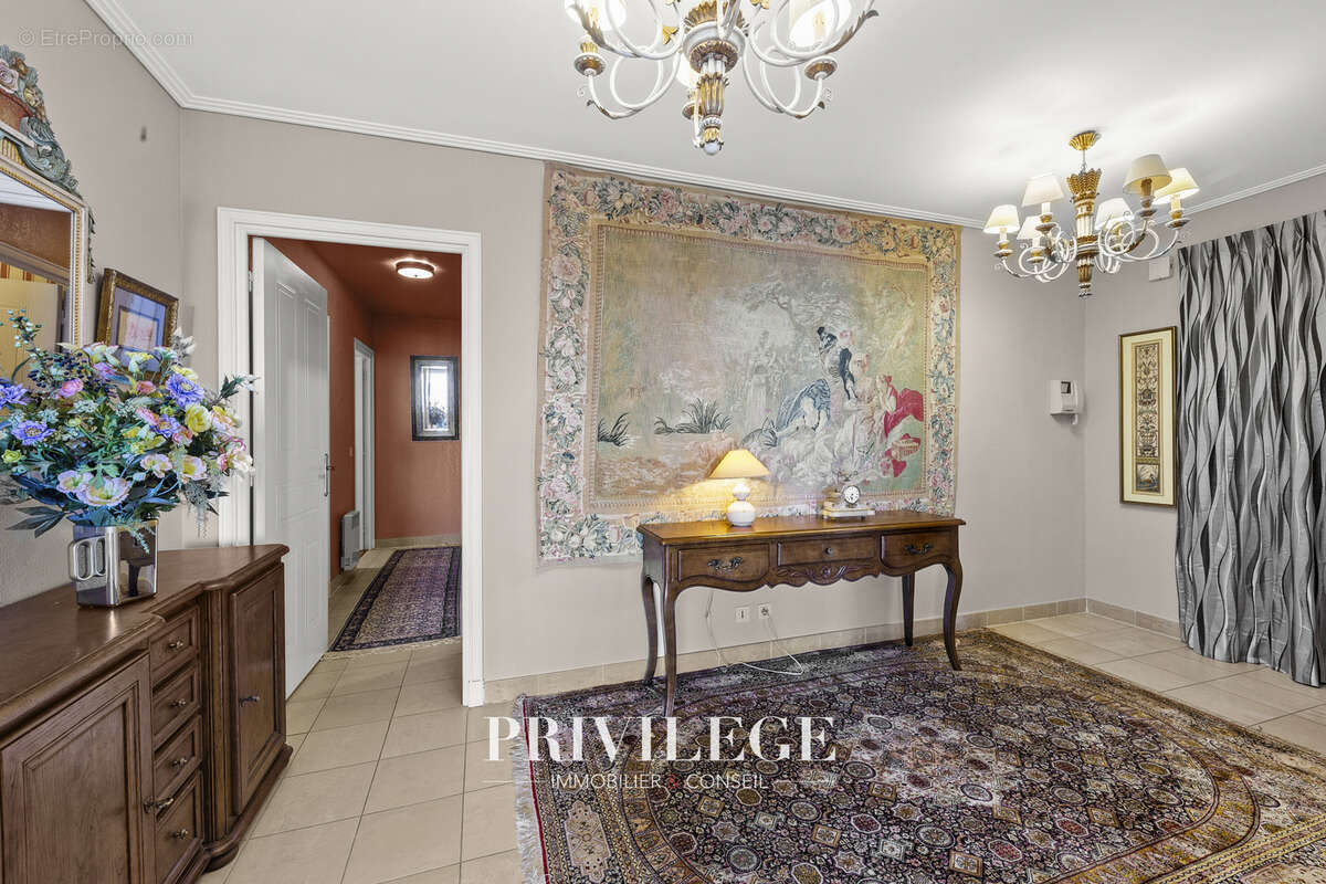 Appartement à MANDELIEU-LA-NAPOULE