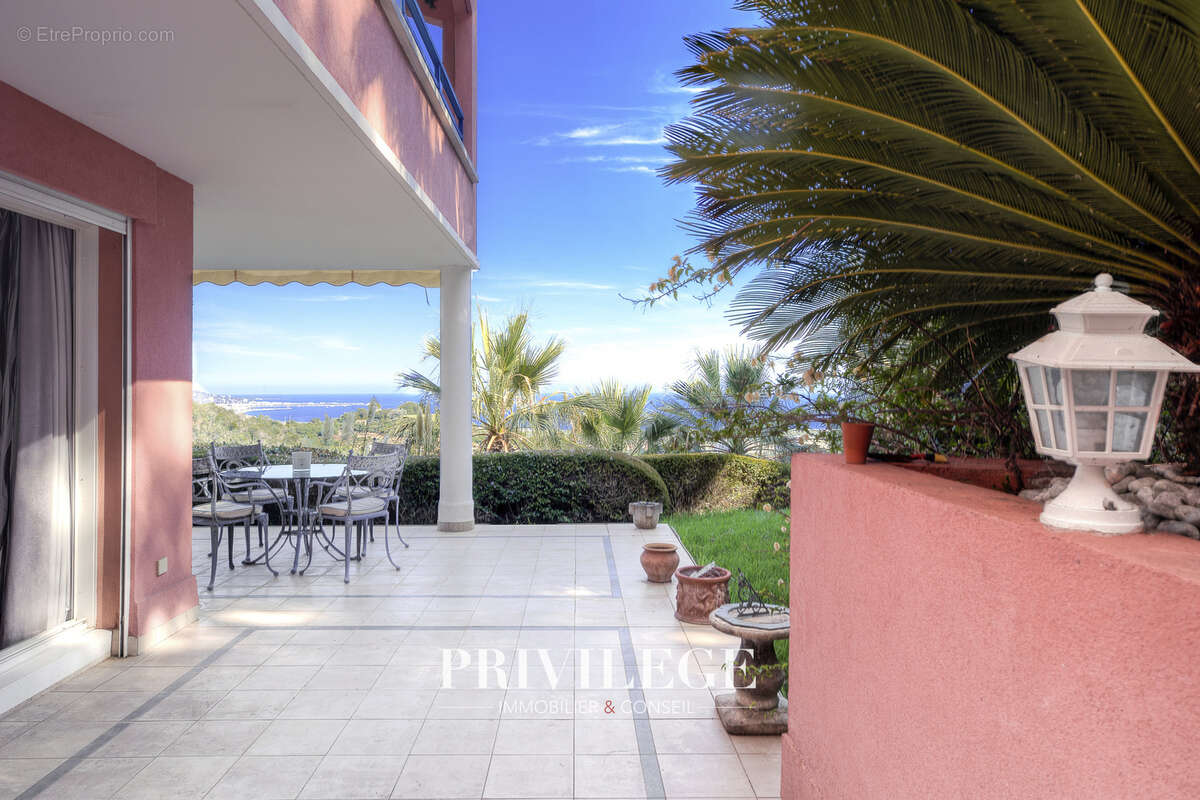 Appartement à MANDELIEU-LA-NAPOULE