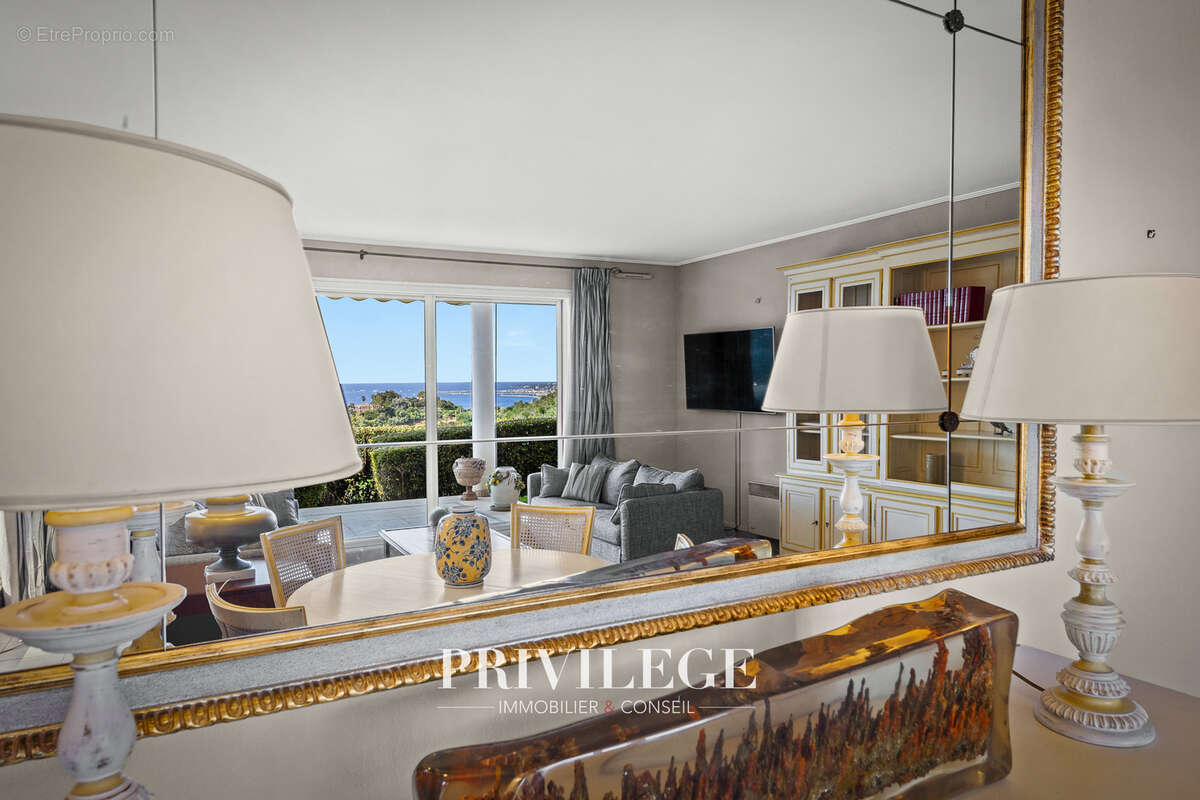 Appartement à MANDELIEU-LA-NAPOULE