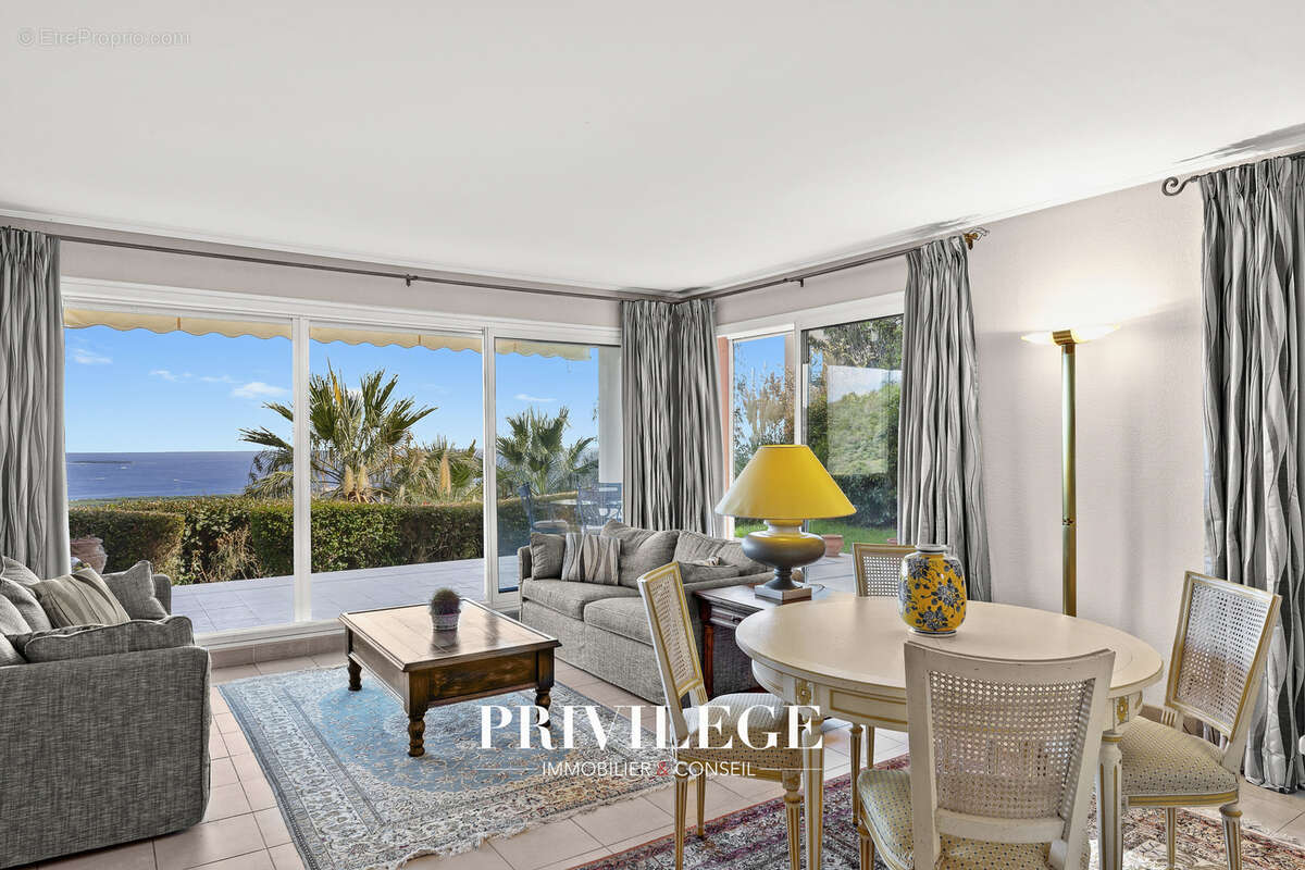 Appartement à MANDELIEU-LA-NAPOULE