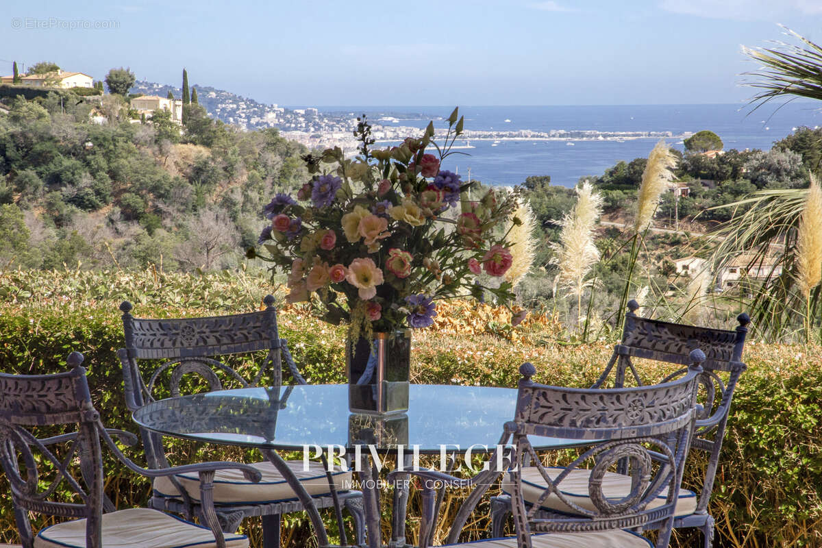 Appartement à MANDELIEU-LA-NAPOULE