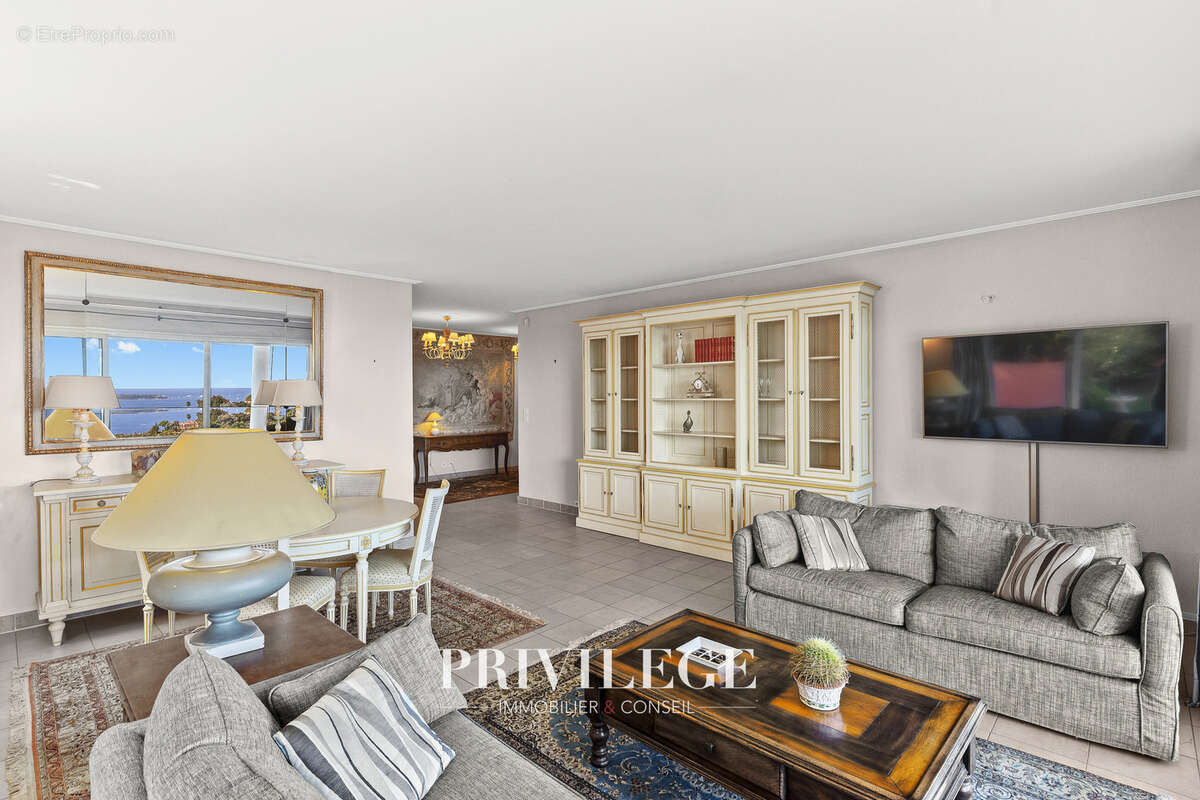 Appartement à MANDELIEU-LA-NAPOULE