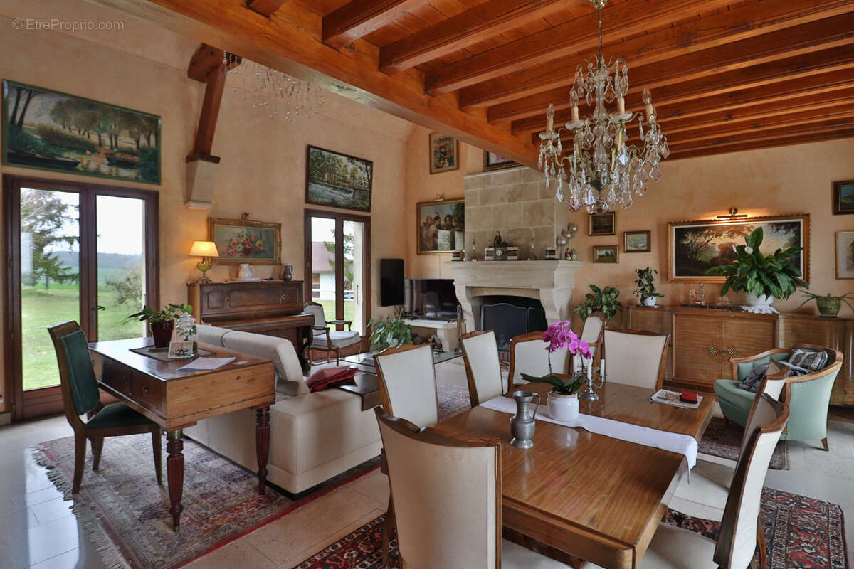 Maison à SAINTE-SAVINE