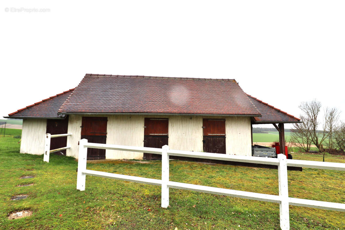 Maison à SAINTE-SAVINE