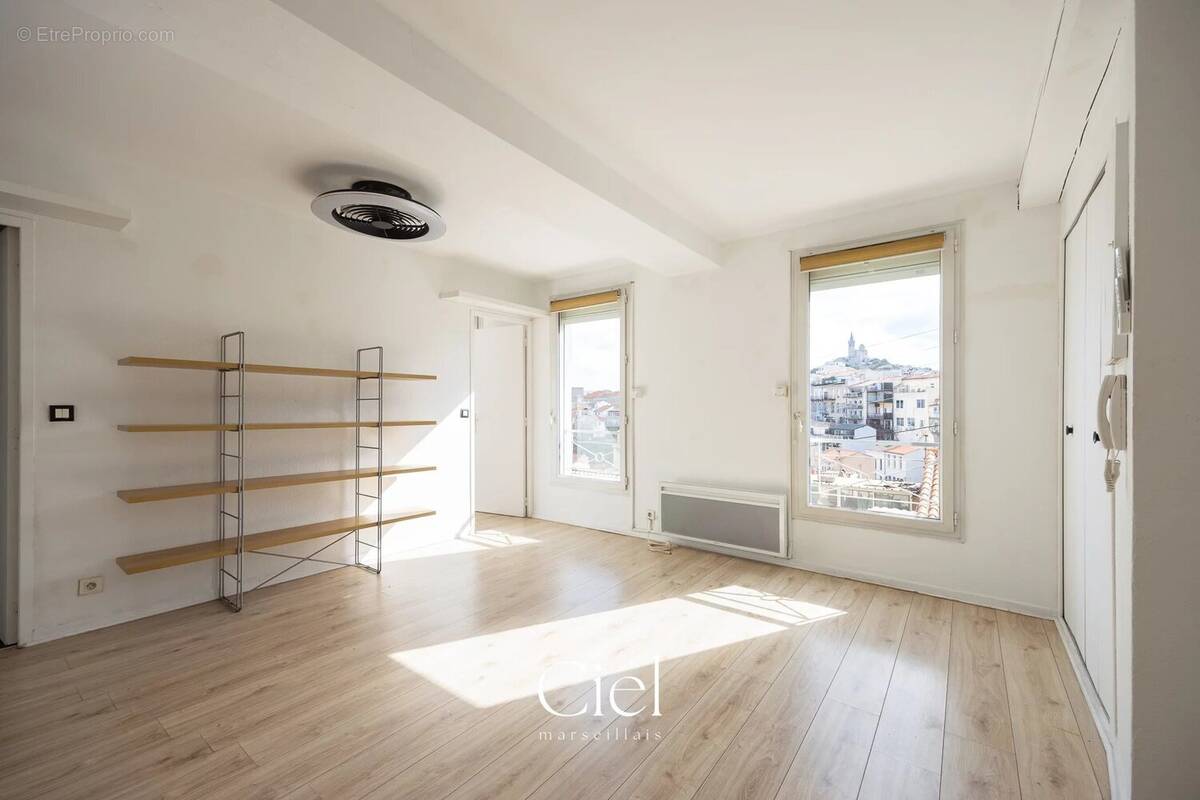 Appartement à MARSEILLE-7E