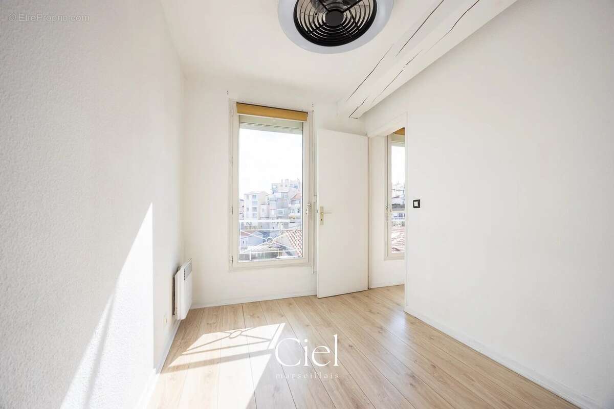 Appartement à MARSEILLE-7E