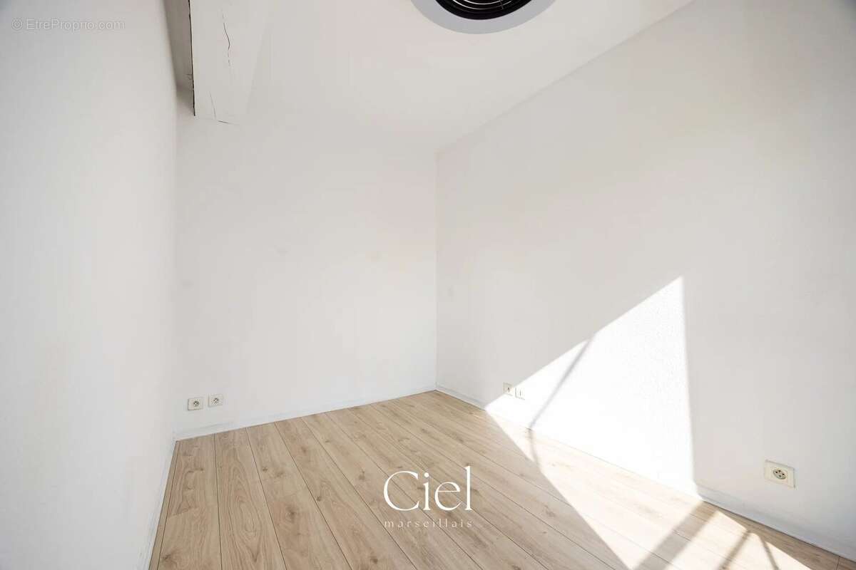 Appartement à MARSEILLE-7E