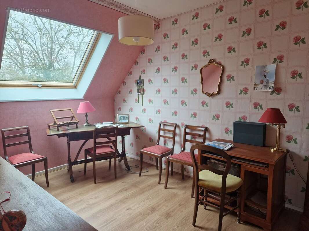 Maison à VOISINS-LE-BRETONNEUX