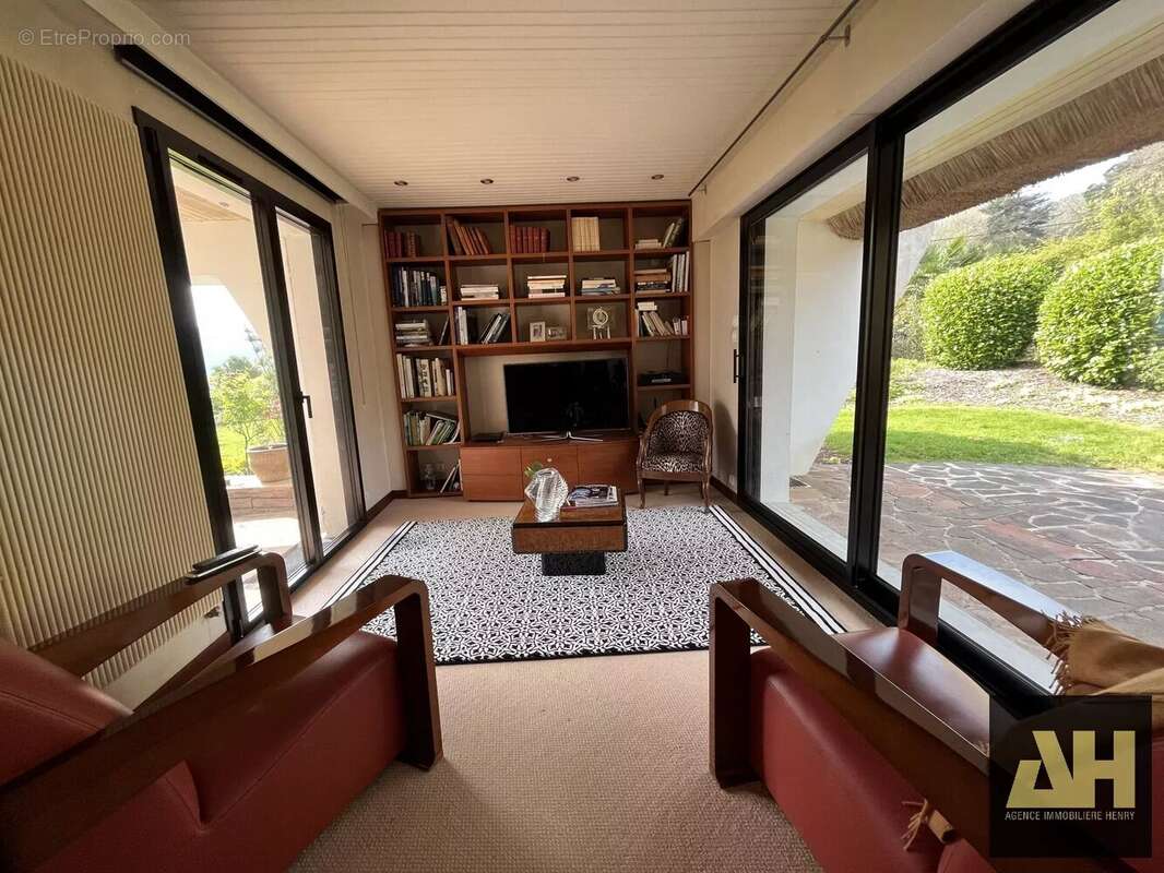 Maison à LE RELECQ-KERHUON