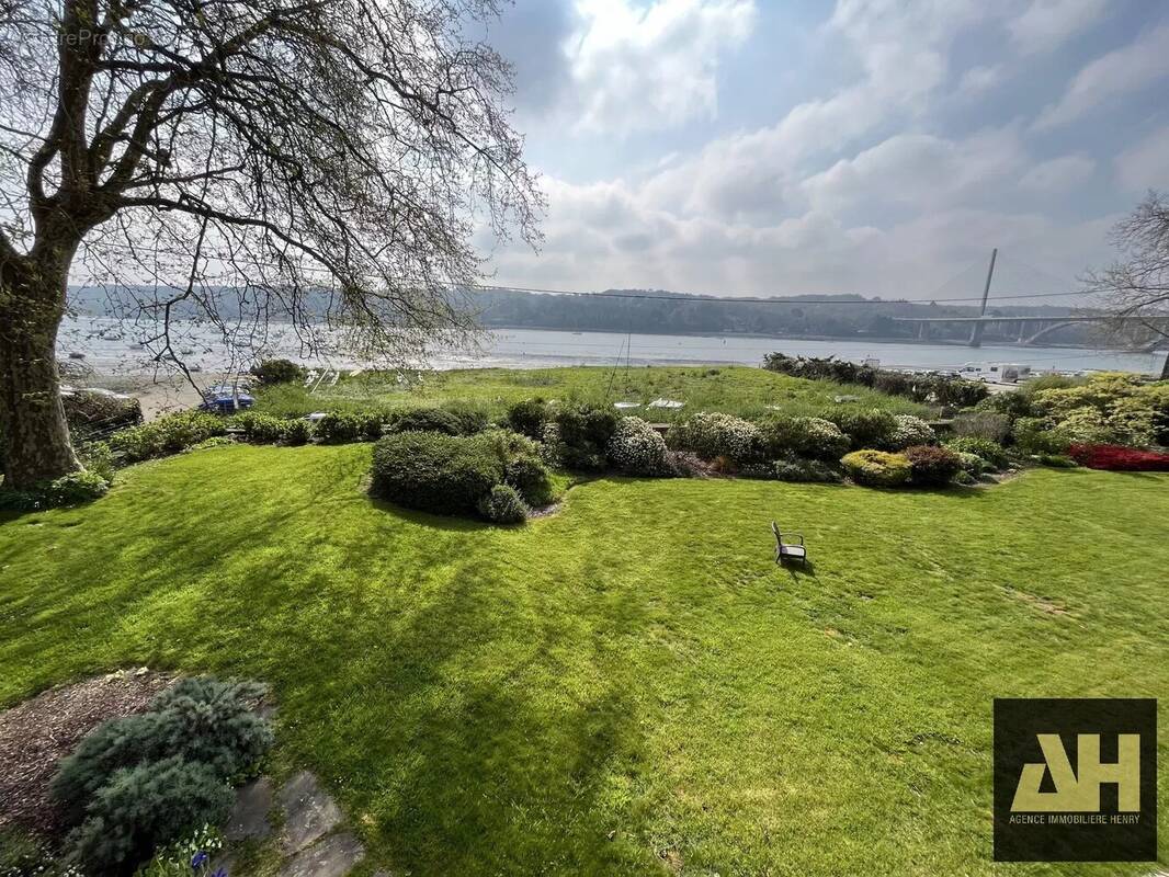 Maison à LE RELECQ-KERHUON