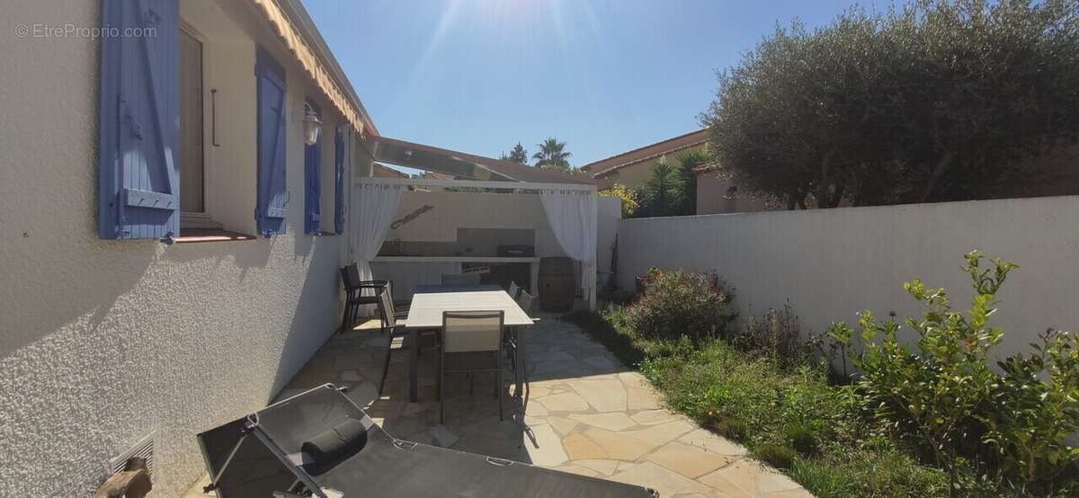 Maison à VILLENEUVE-DE-LA-RAHO