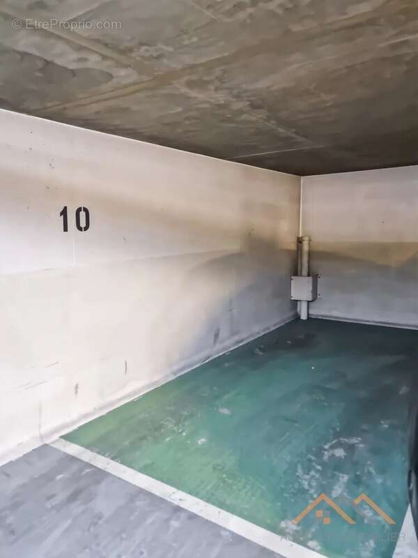 Parking à PARIS-15E