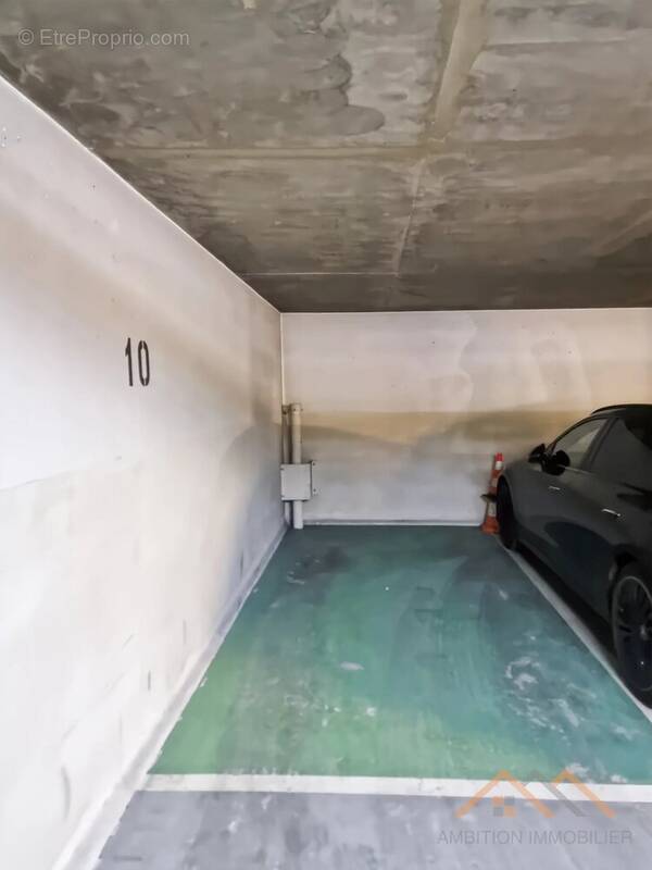 Parking à PARIS-15E