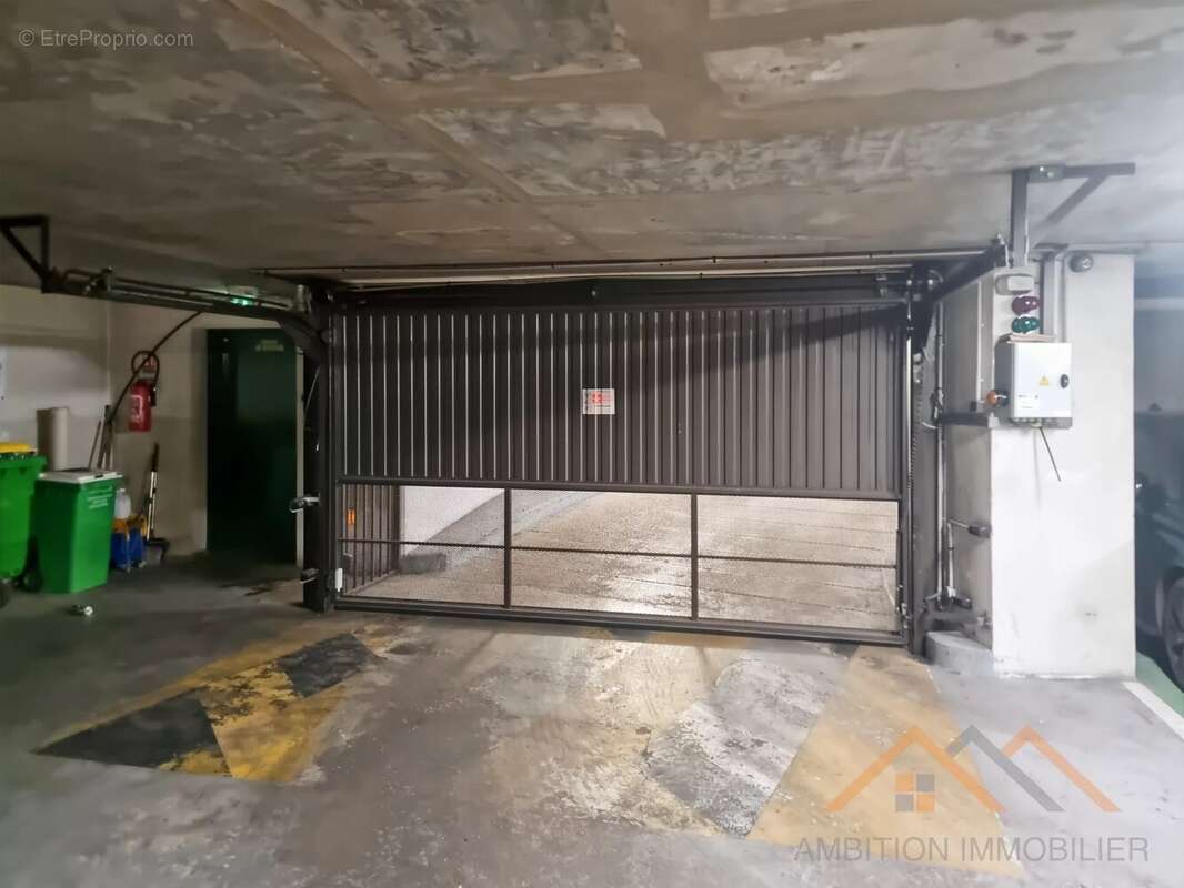 Parking à PARIS-15E