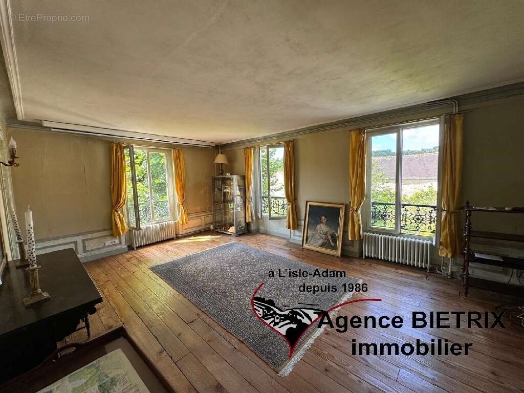 Maison à NESLES-LA-VALLEE