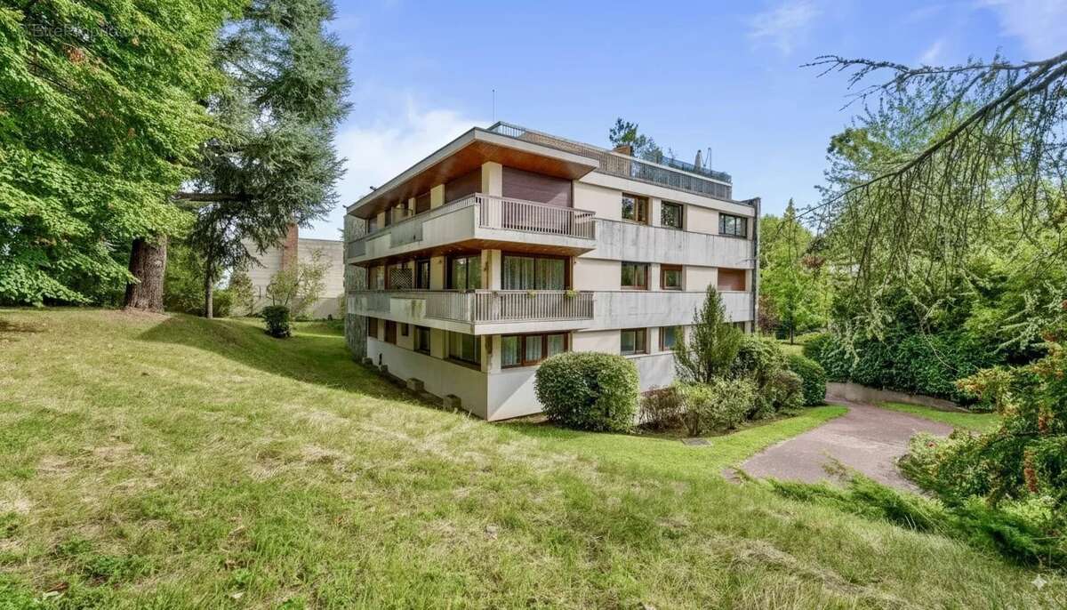 Appartement à GARCHES