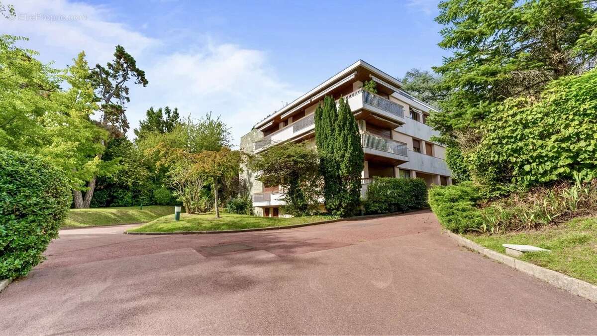 Appartement à GARCHES