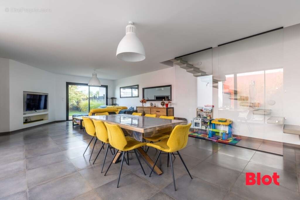 Maison à LA MEZIERE