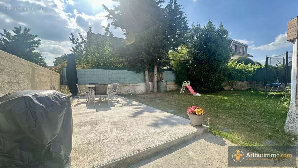 Maison à LIVRY-GARGAN