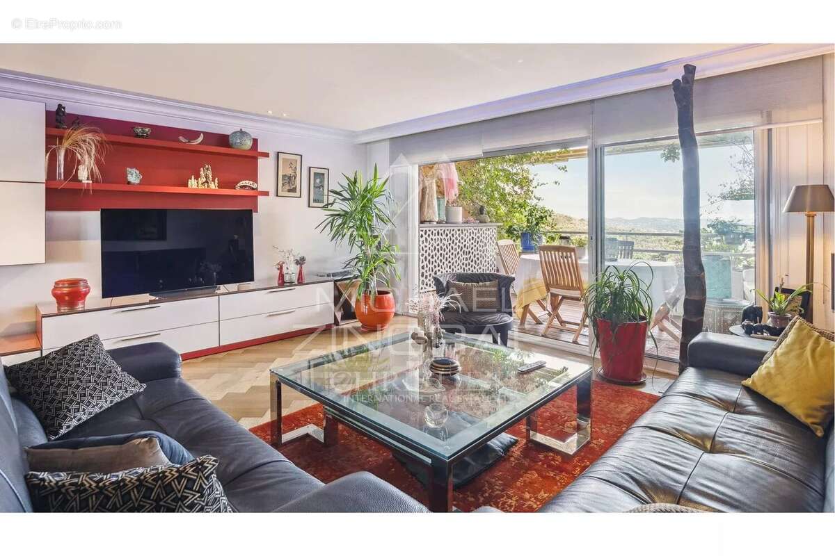 Appartement à MANDELIEU-LA-NAPOULE