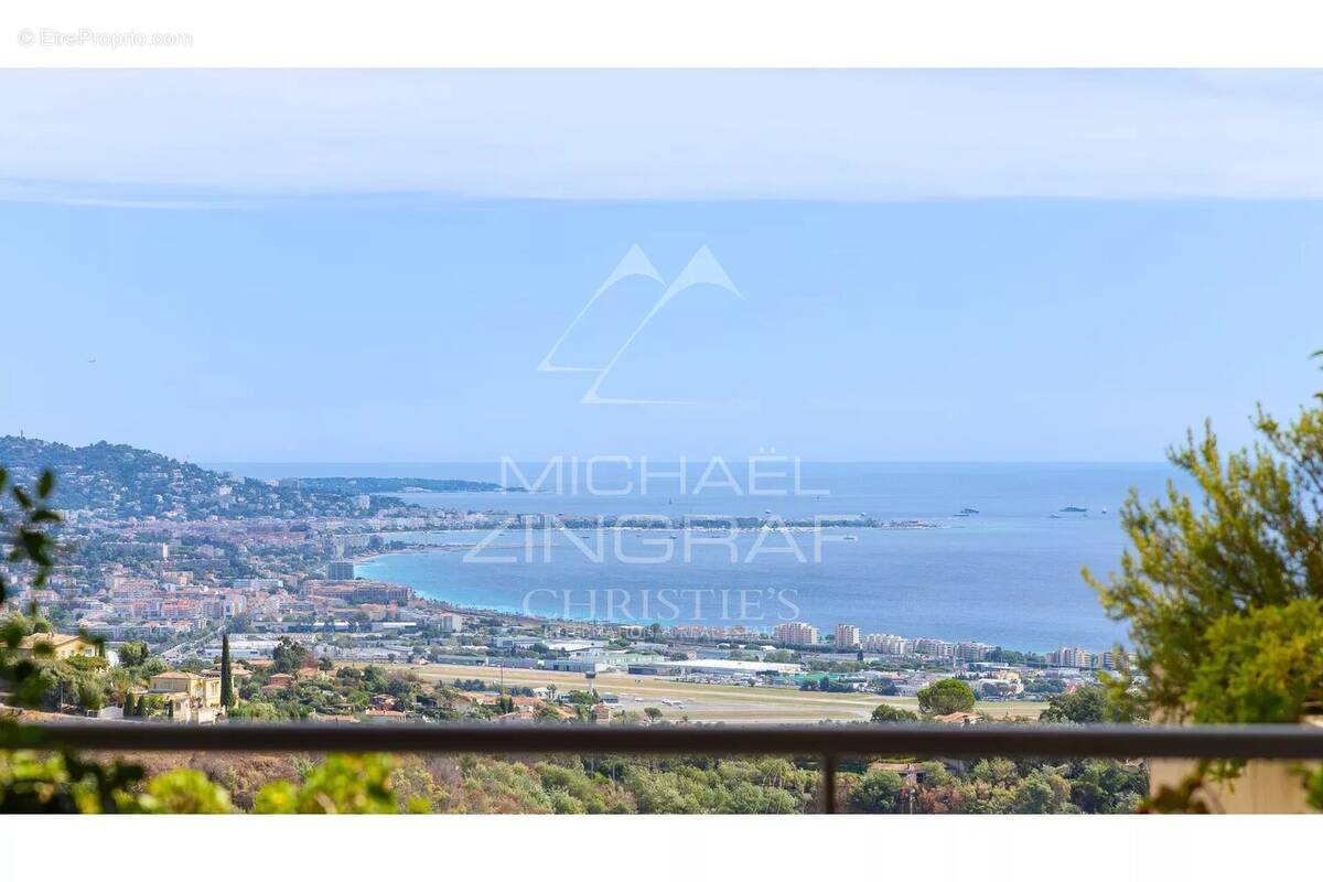 Appartement à MANDELIEU-LA-NAPOULE