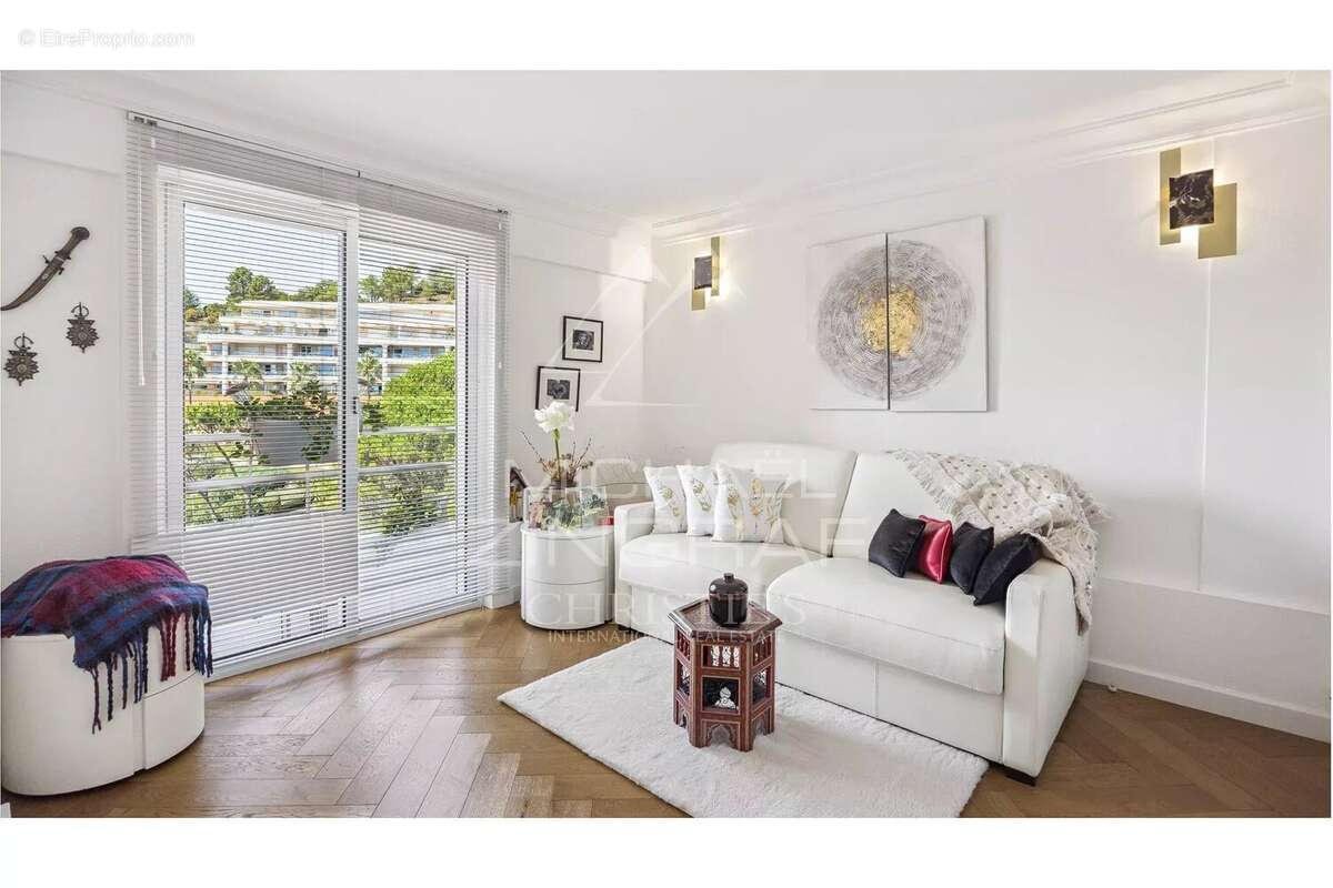 Appartement à MANDELIEU-LA-NAPOULE