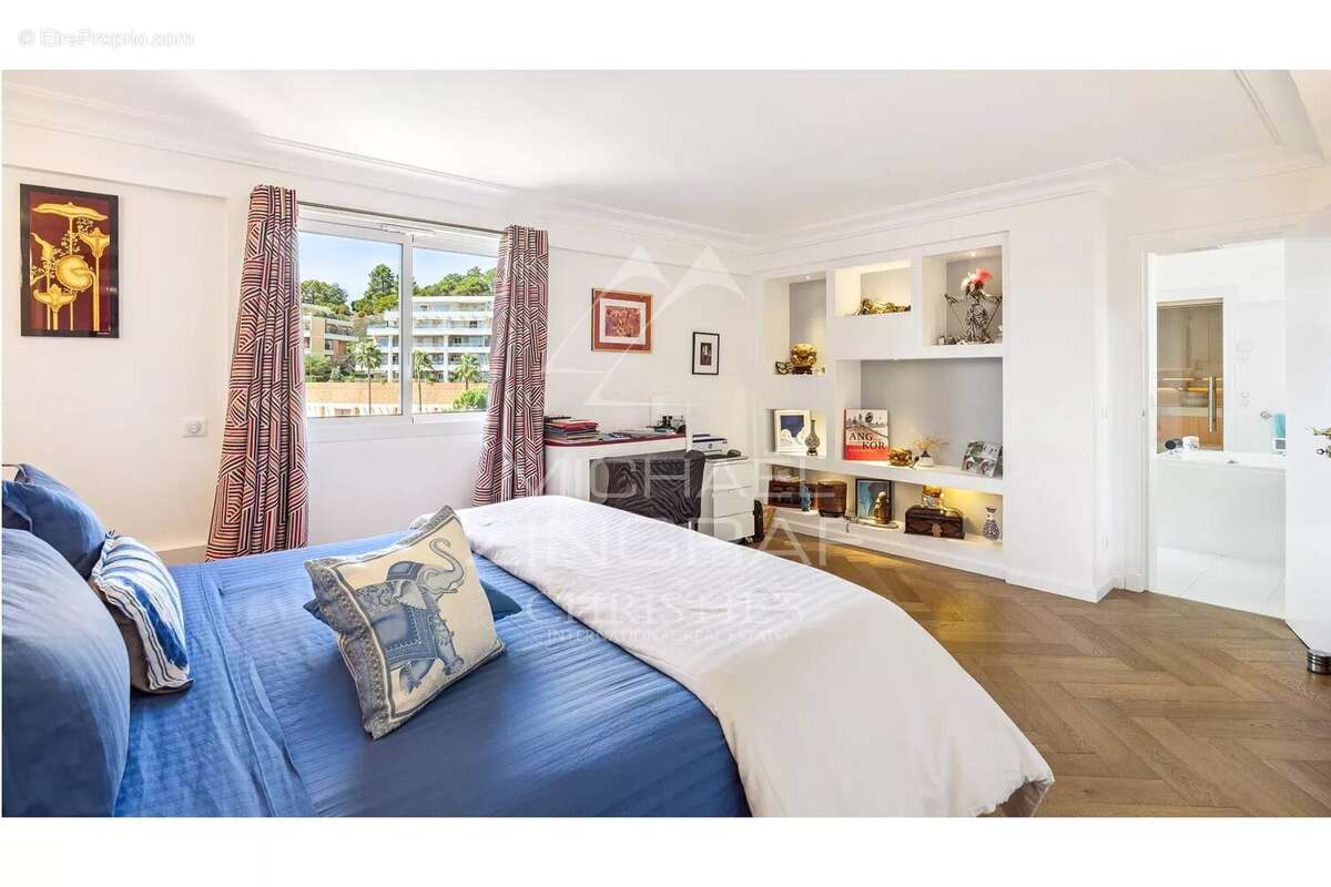 Appartement à MANDELIEU-LA-NAPOULE