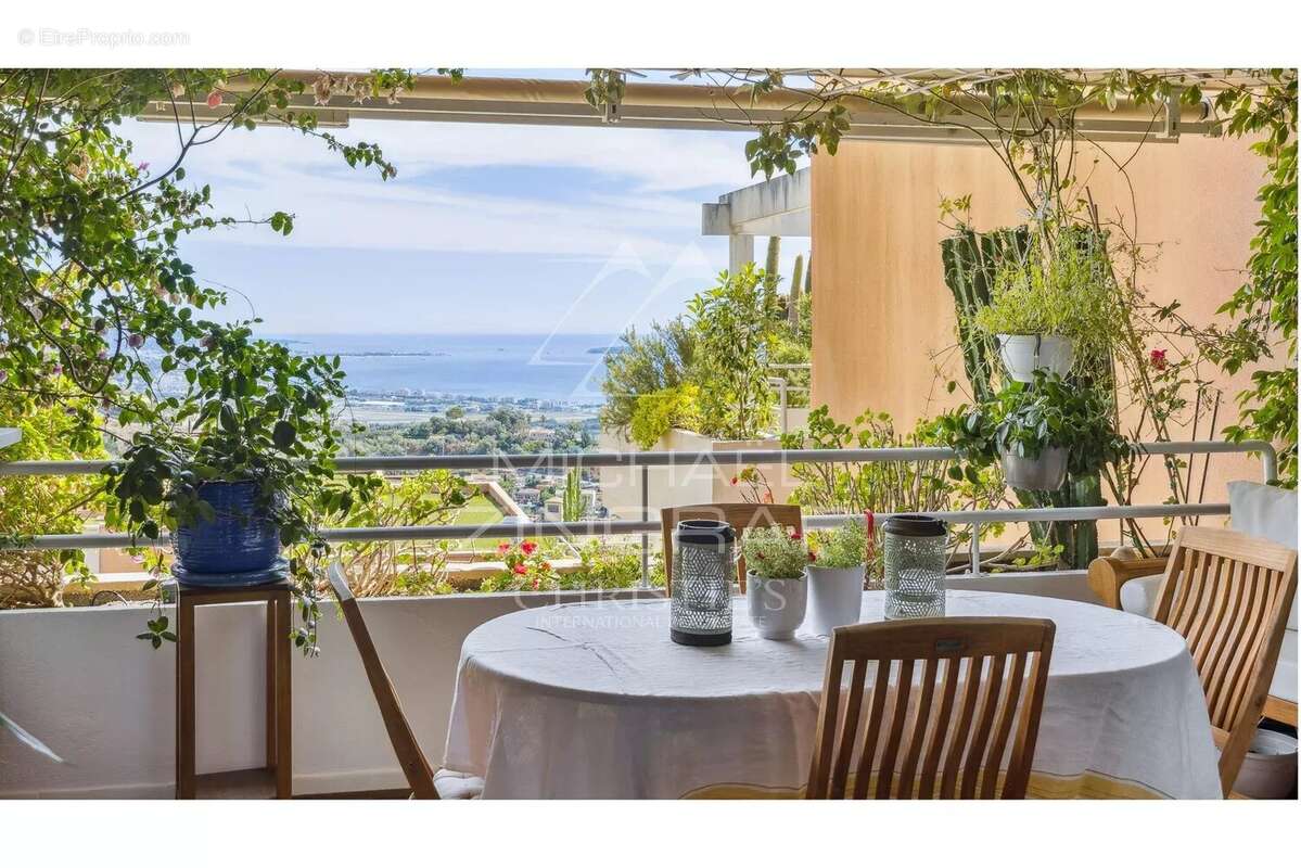 Appartement à MANDELIEU-LA-NAPOULE