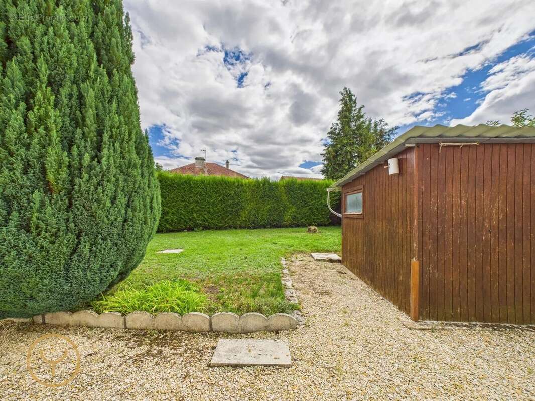 Maison à SAINT-JUST-SAUVAGE