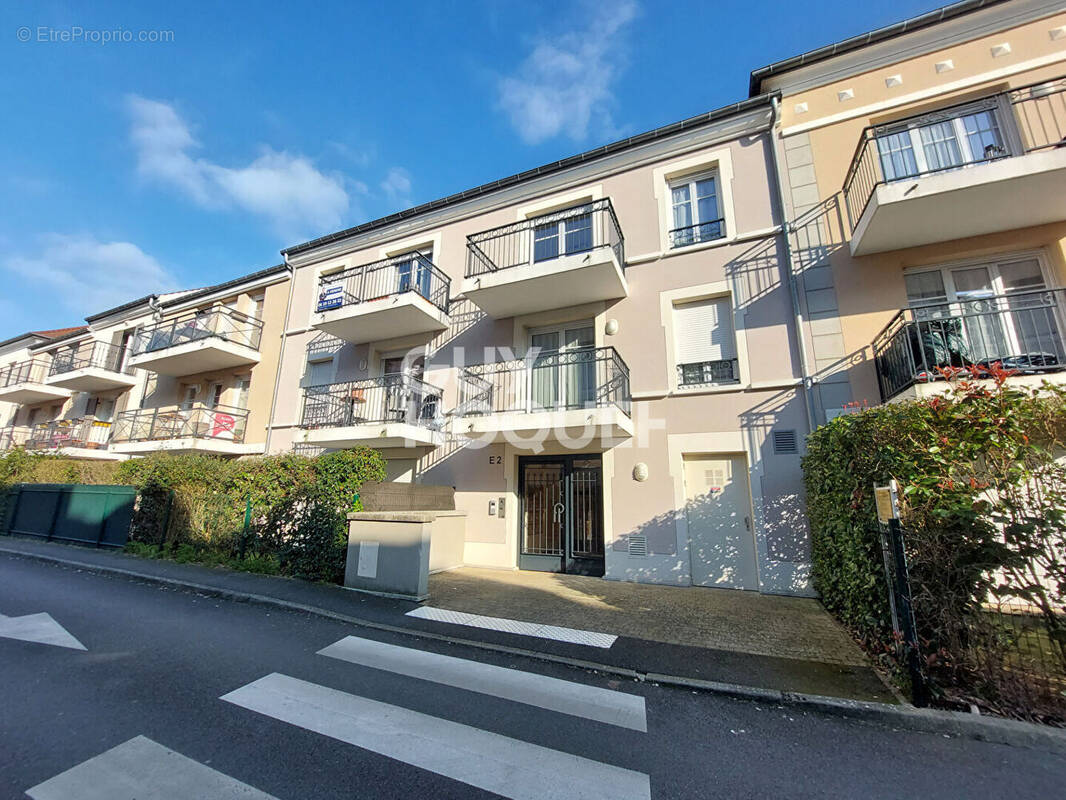 Parking à OZOIR-LA-FERRIERE