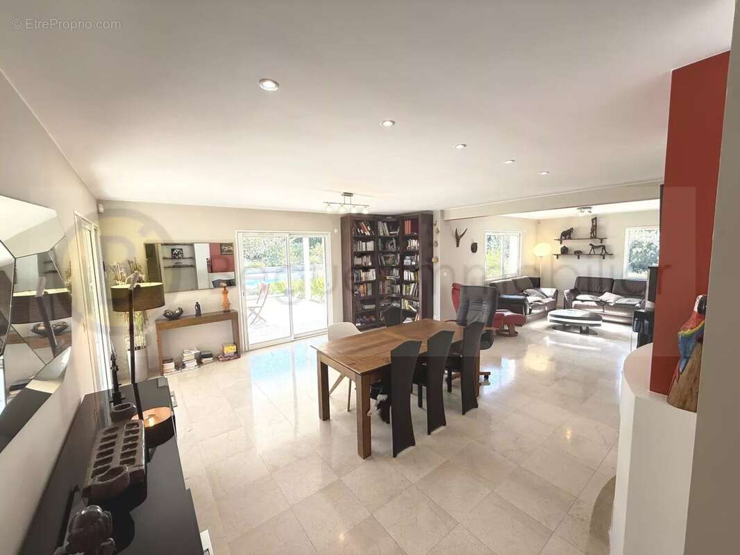 Maison à MERENVIELLE