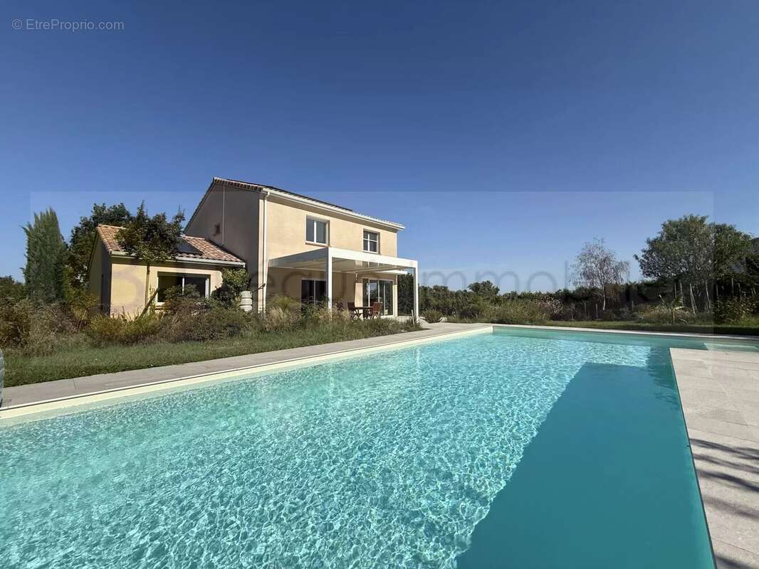 Maison à MERENVIELLE