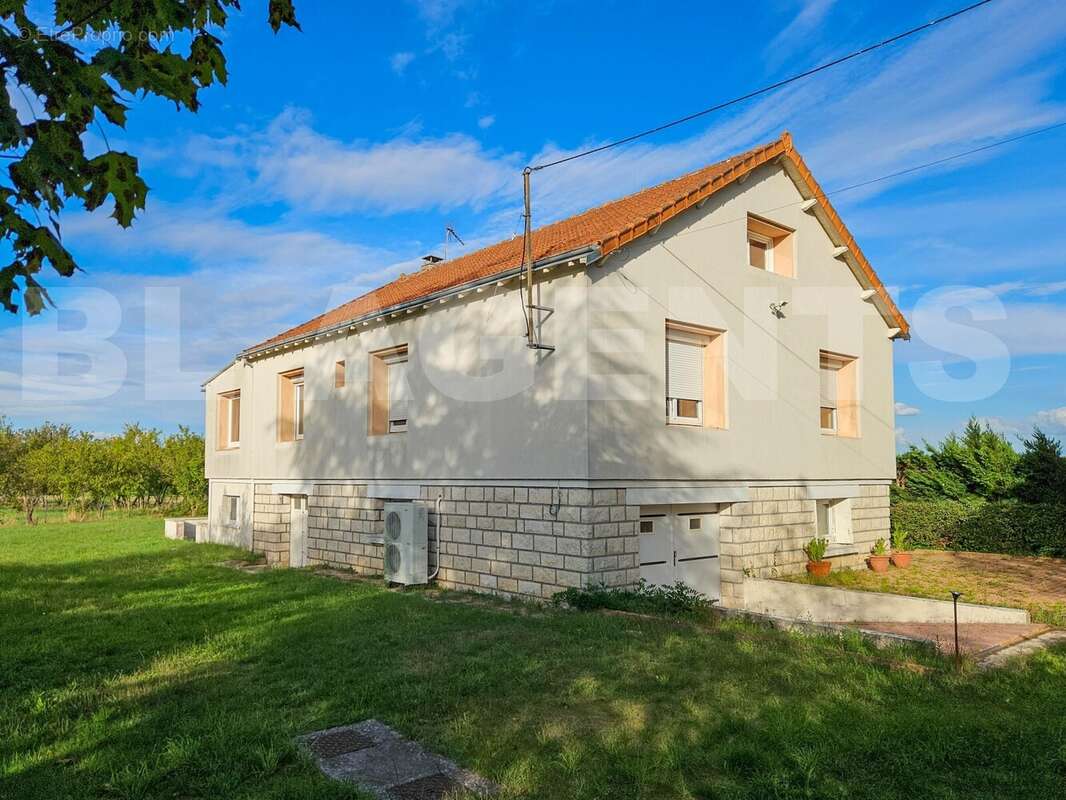 1 - Lionel MARC - BL Agents - Popov - Maison à CHATELLERAULT