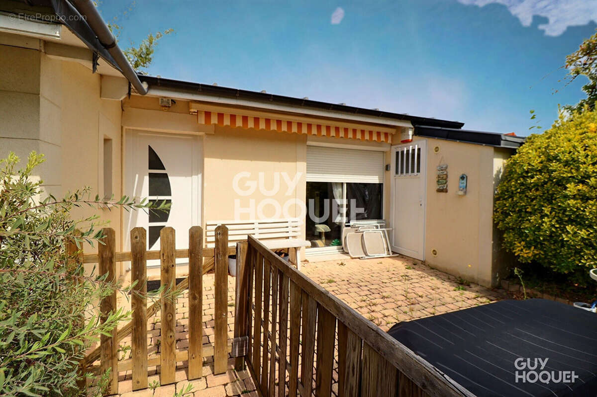 Maison à SAINTE-GENEVIEVE-DES-BOIS