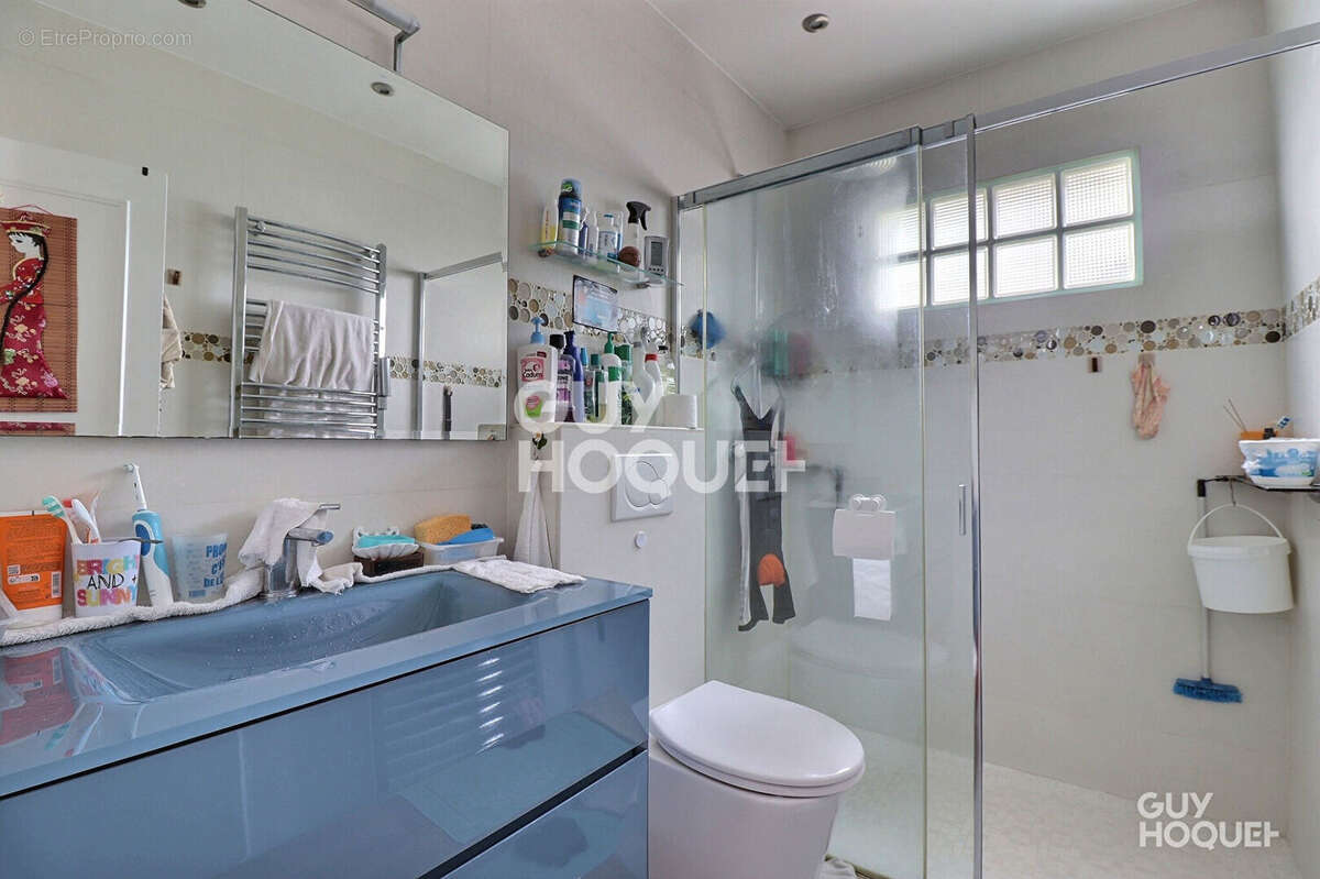 Maison à SAINTE-GENEVIEVE-DES-BOIS