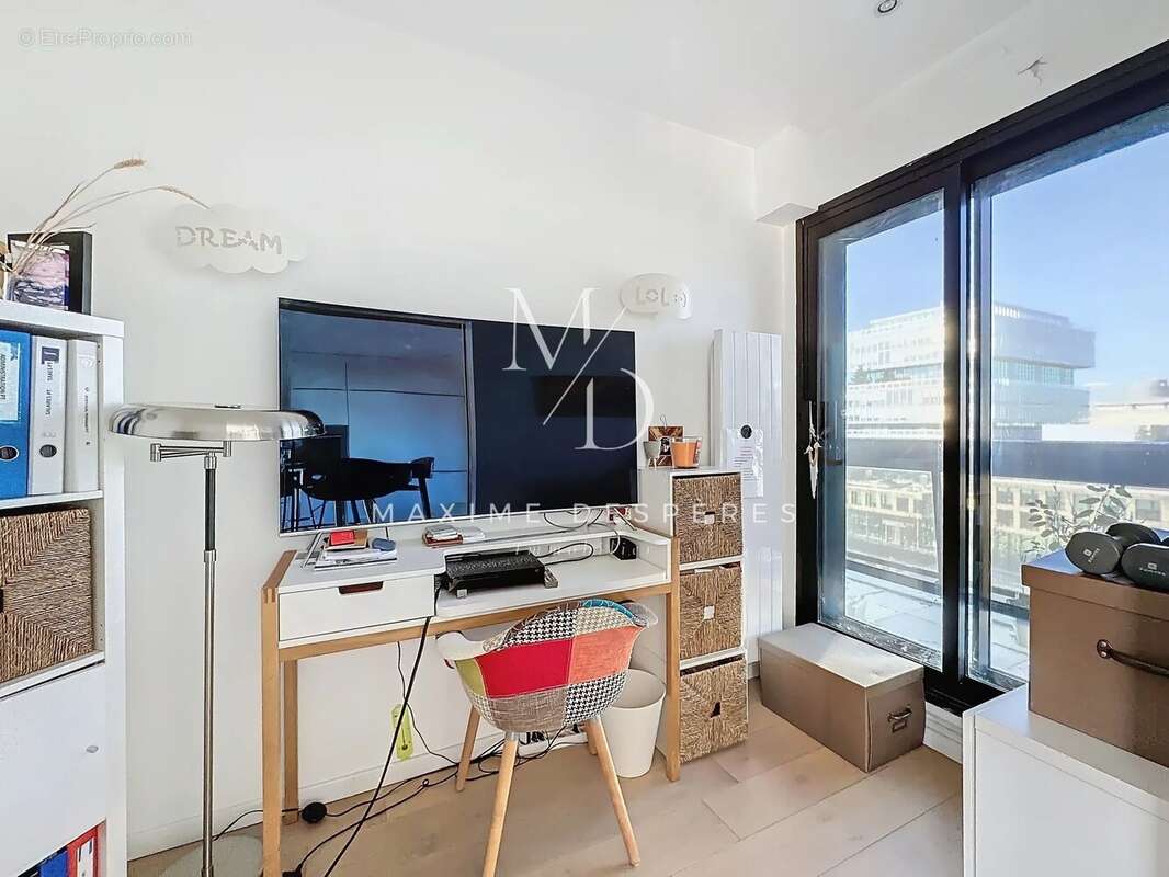 Appartement à NEUILLY-SUR-SEINE