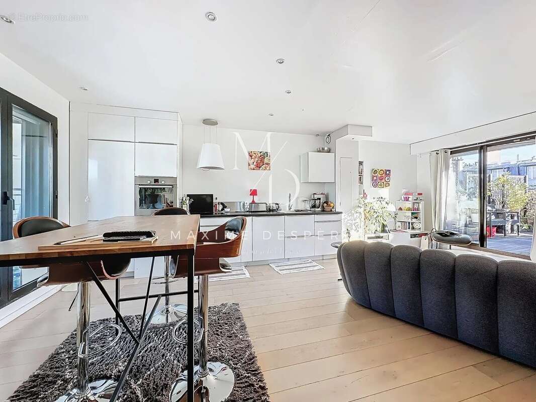 Appartement à NEUILLY-SUR-SEINE