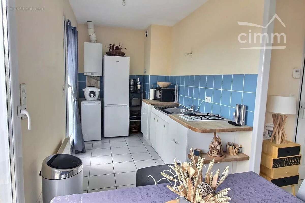 Appartement à SAINT-JEAN-DE-BOURNAY