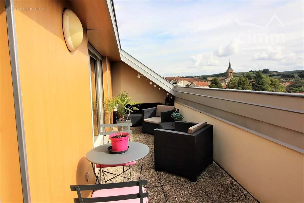 Appartement à SAINT-JEAN-DE-BOURNAY