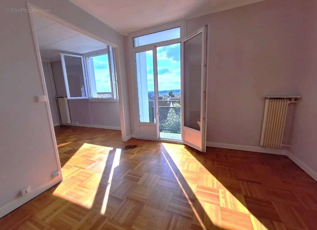 Appartement à L'HAY-LES-ROSES