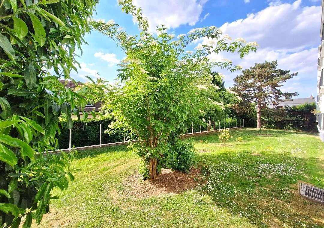 Appartement à L'HAY-LES-ROSES